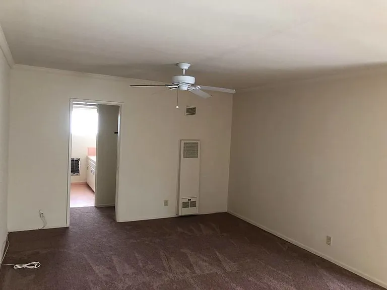 275 S Marengo Ave — Photo 6