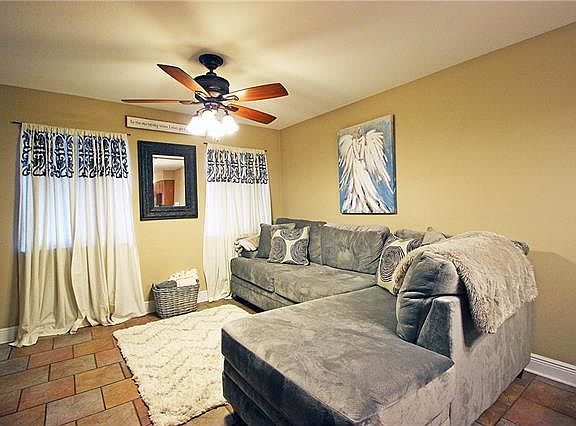 3rd image of 4127 Division St #4127