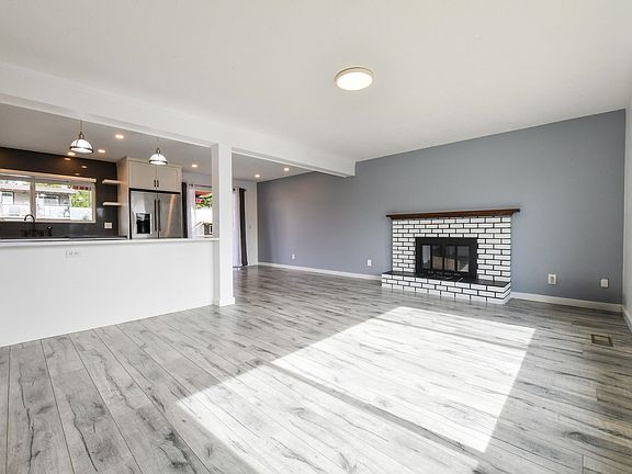 4th image of 31921 Starling Ave