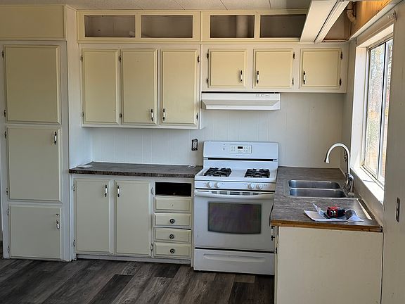 5th image of 1097 Citrus St