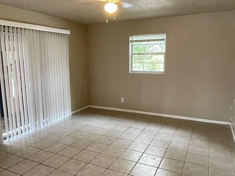 1723 Dixon Blvd #11 — Photo 3