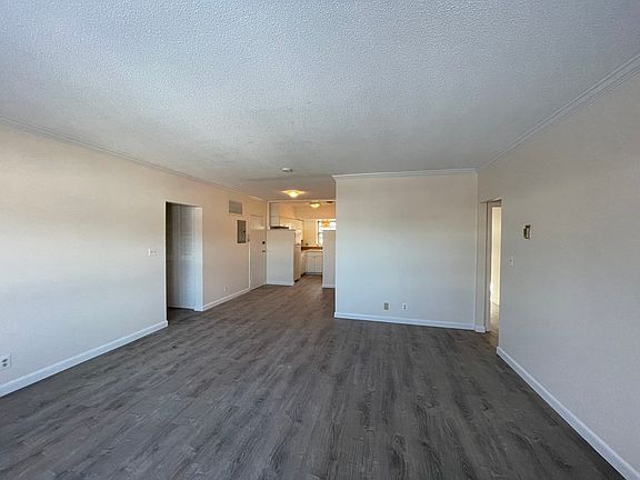 3rd image of 38 Lake Shore Ter APT 4