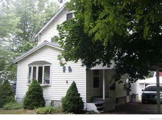 10642 Prospect St, Gowanda, NY 14070