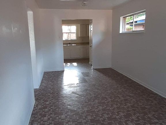 house 2 living/dining room