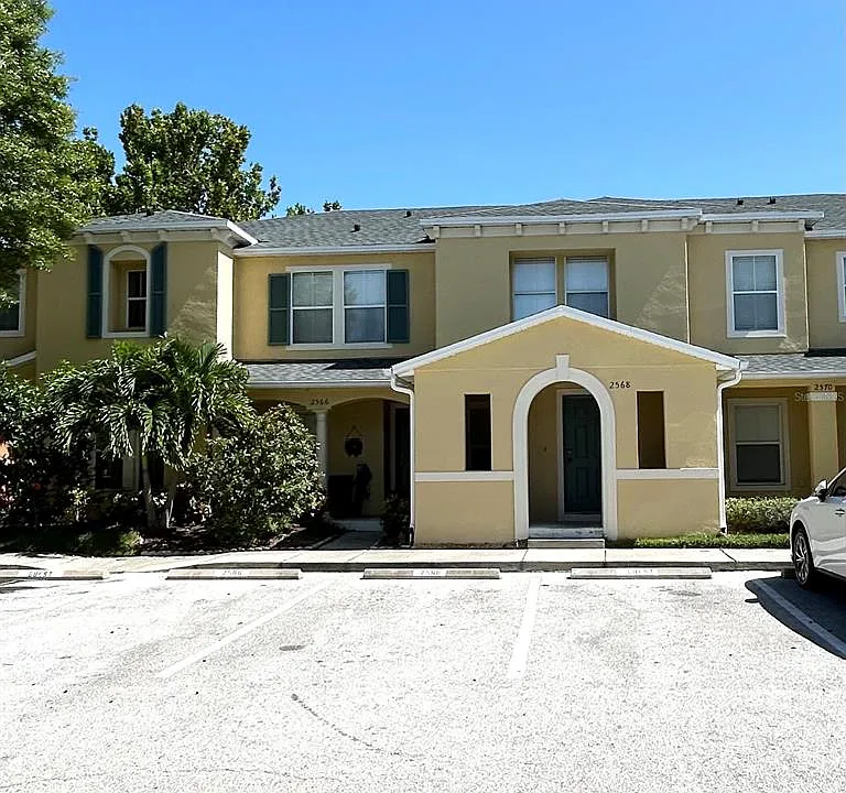 2568 Hidden Cove Ln
