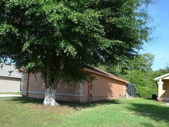 2nd image of 136 Coralwood Cir