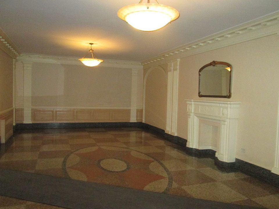 1st image of 4130 46th St APT 1E