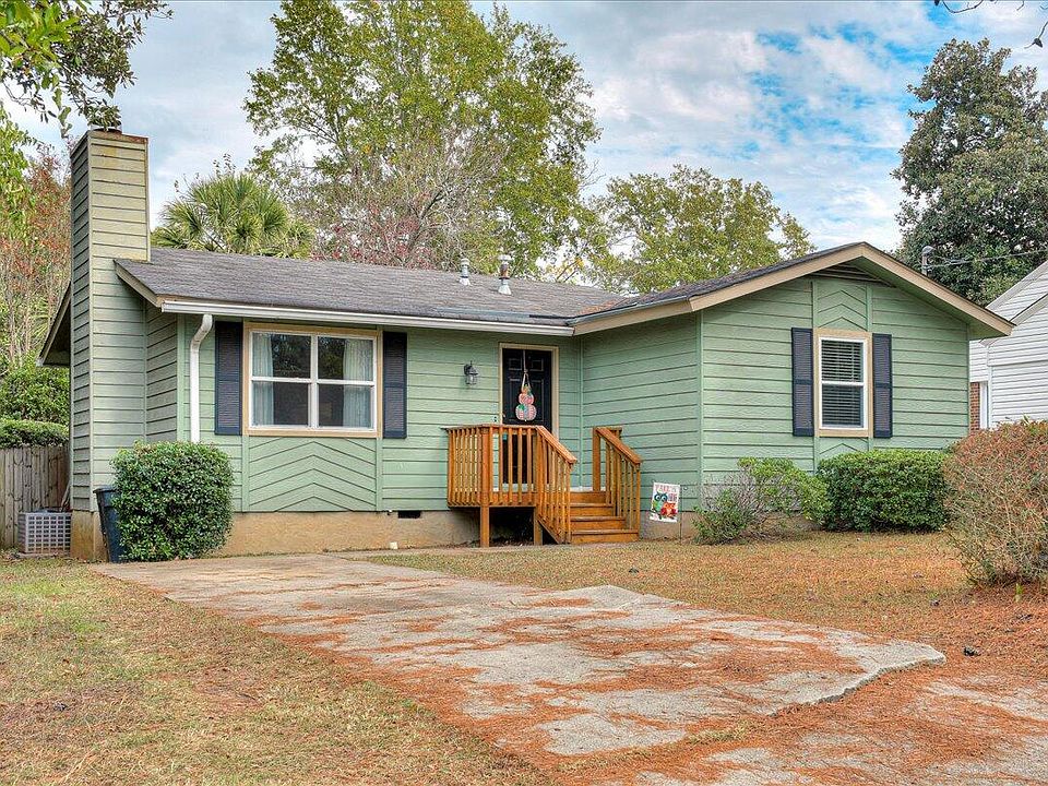 1st image of 119 1/2 Rosemary Ln Lane