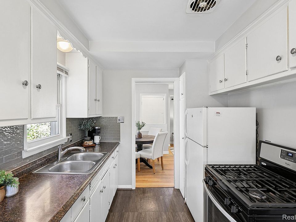 17717 Denby, photo 11