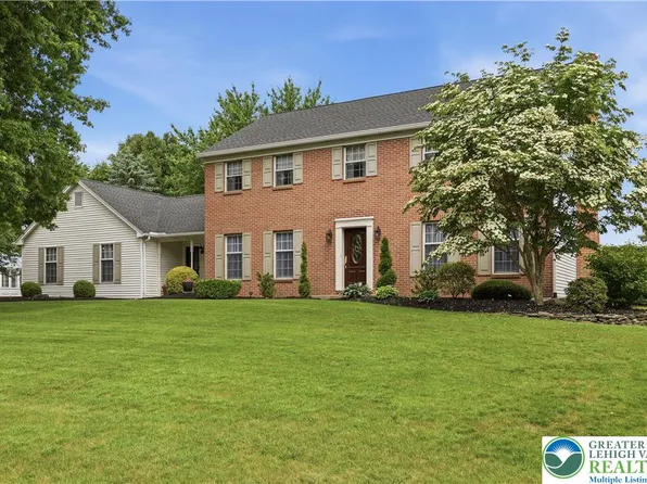 5233 Timber Ln, Schnecksville, PA 18078