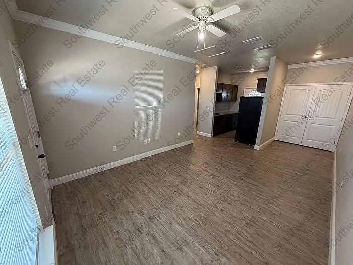 2404 E 14th St #B — Photo 3