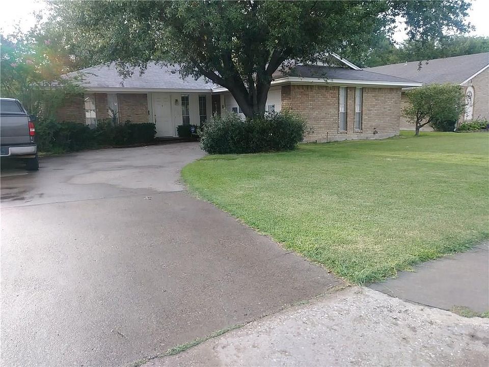 1st image of 2121 Southmoor Dr