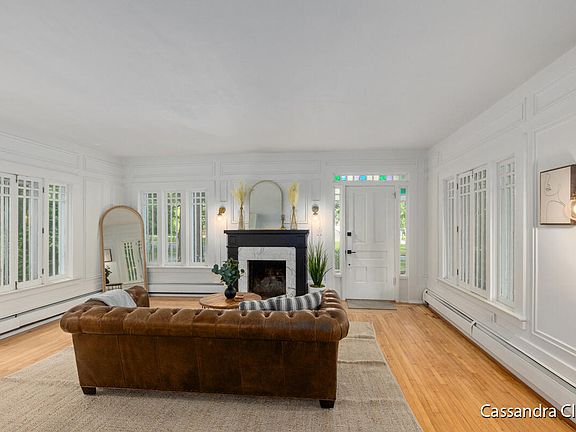 5th image of 511 W Cass St