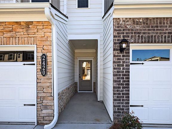 2nd image of 2420 Ravencliff Dr