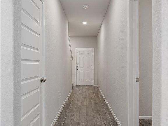 4th image of 222 Jaycen Ln