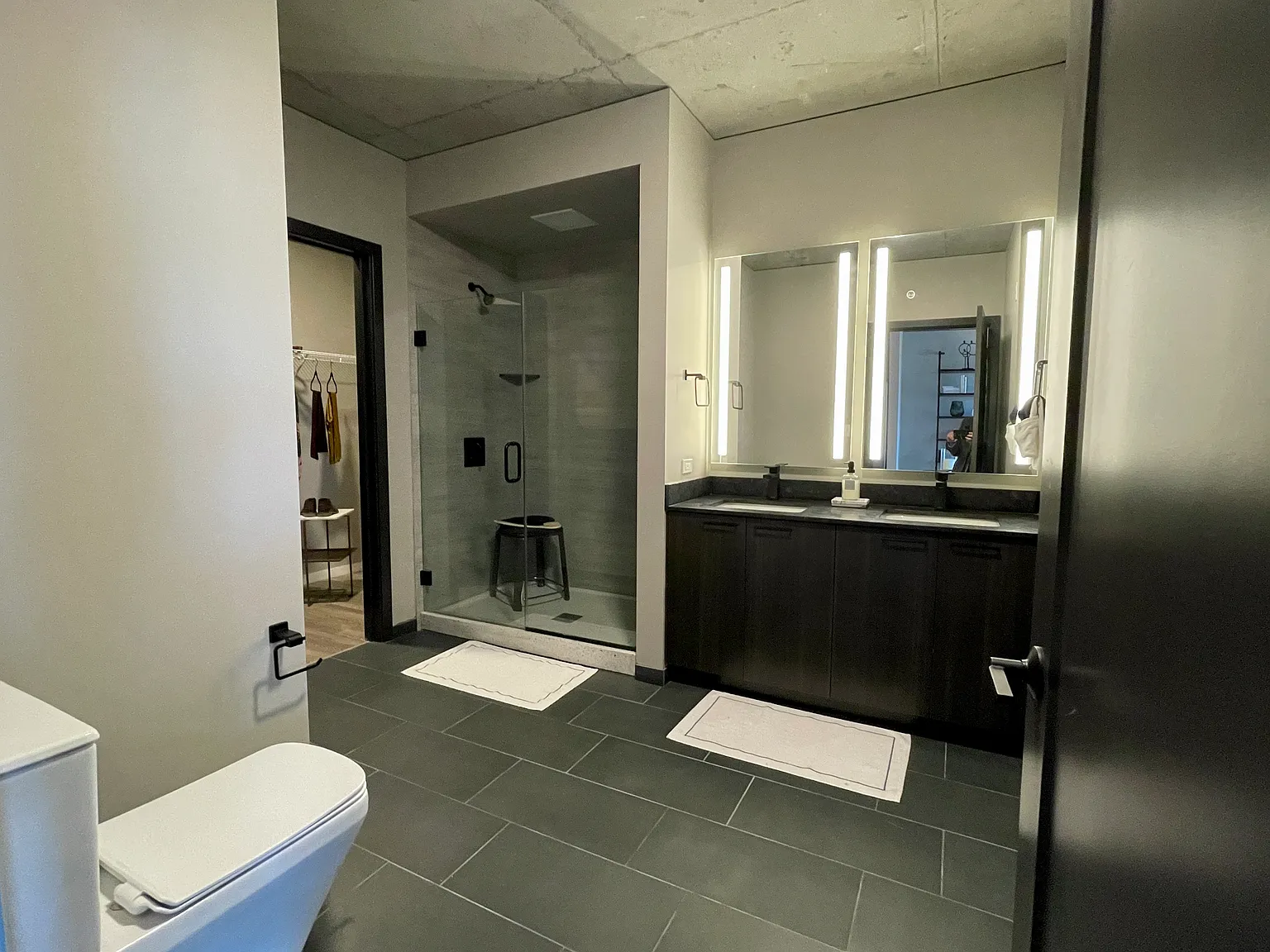 1 bed, 702 sqft, $2,720 — Photo 4