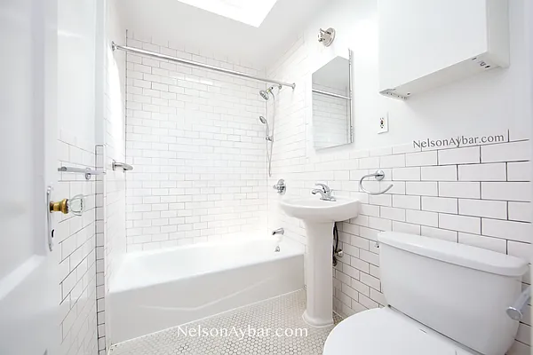 Rented by Nelson Aybar, LREB | media 6