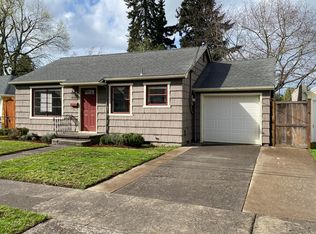 8517 NE Holladay St, Portland, OR 97220