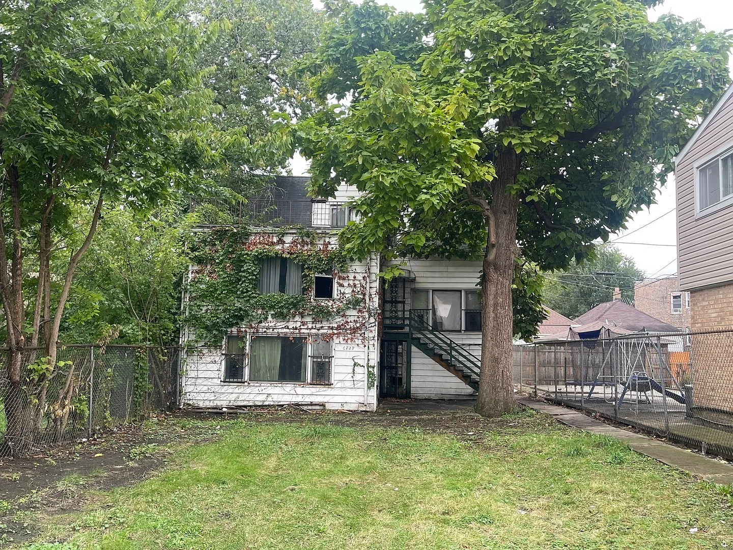 6729 S Rhodes Ave photo 1