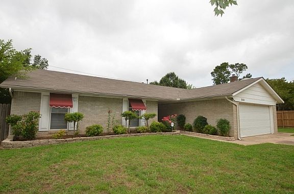 2nd image of 500 Claremont Dr