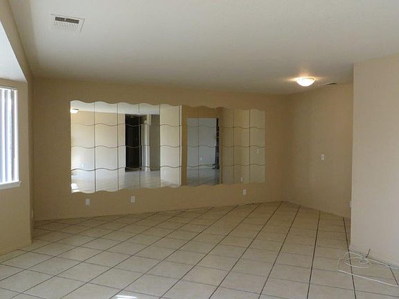 5th image of 9056 Camphor Ave