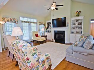 204 Sandbar Ct, Newport, NC 28570