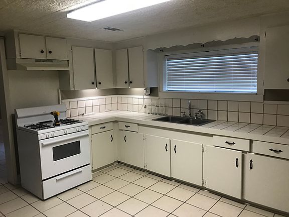 2nd image of 601 Sycamore St