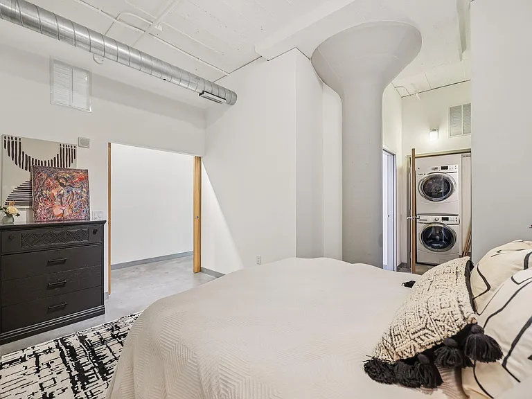 2929 Chicago Ave #1105 — Photo 24