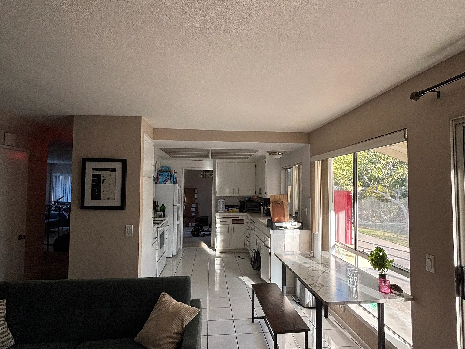 4 bed, 2.5 bath, 2336 sqft, $1,400 — Photo 2