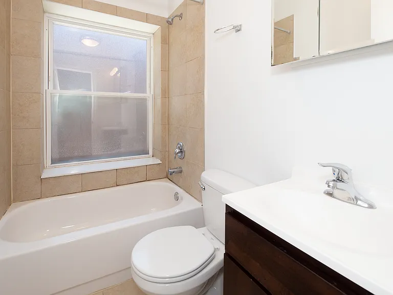 721 W. Belmont — Photo 14
