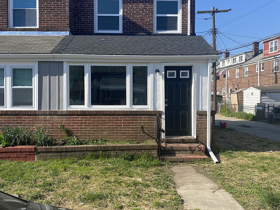 1st image of 400 Maple Ln