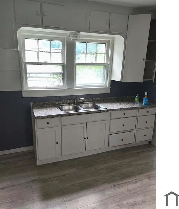 3 bed, 1050 sqft, $1,280 — Photo 4