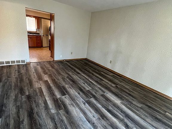 3rd image of 913 N 24th St #913