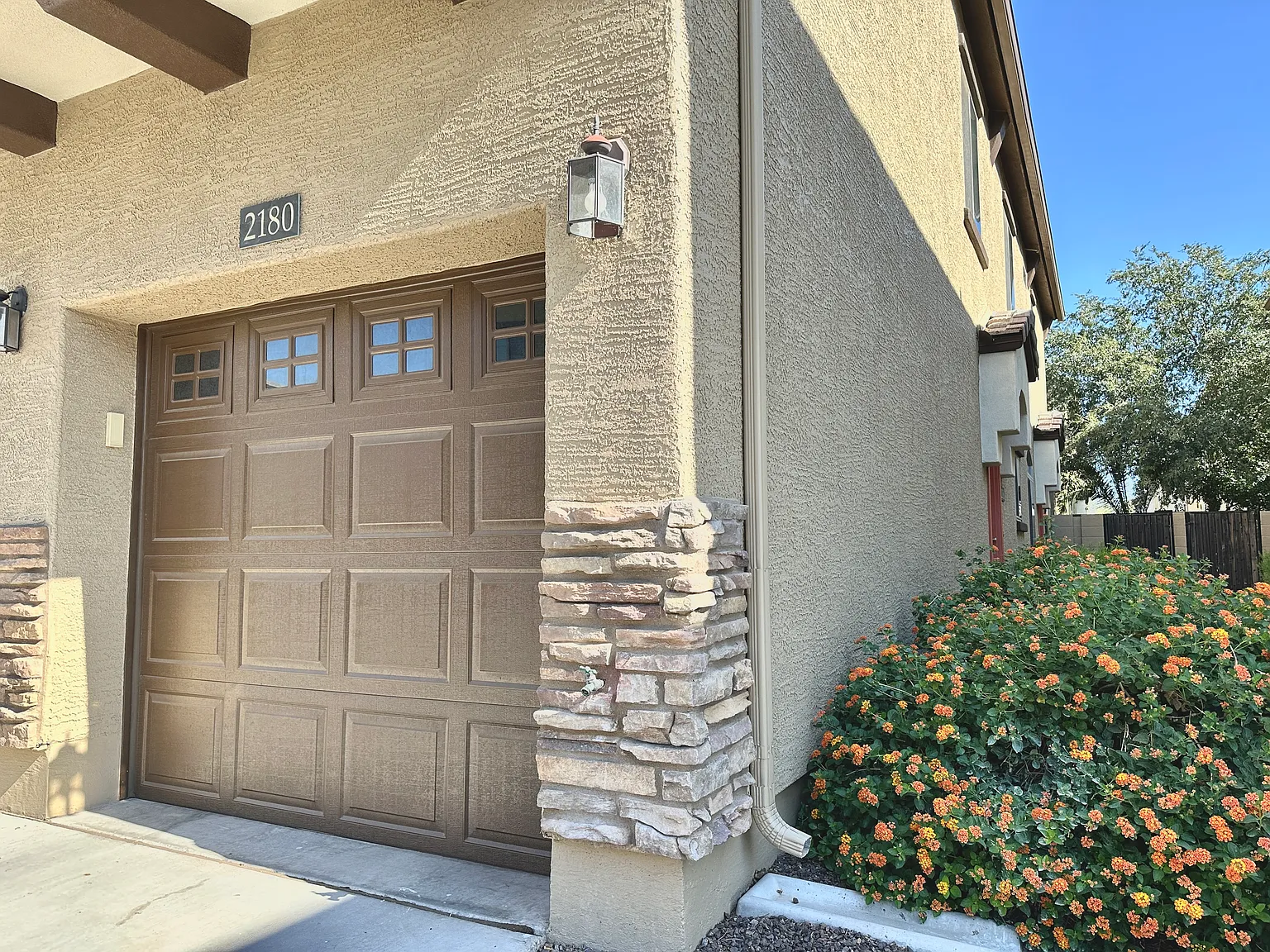 2725 E Mine Creek Rd — Photo 4