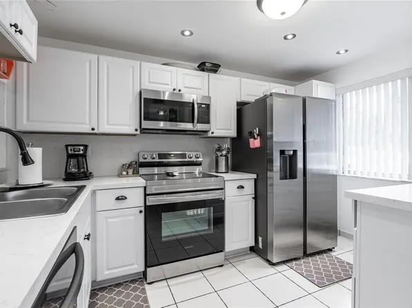 3601 Inverrary Drive #107, Lauderhill, FL 33319