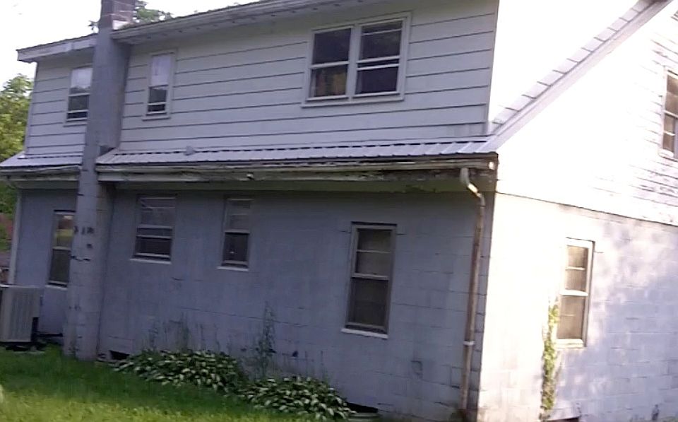 2nd image of 1111 Runville Rd
