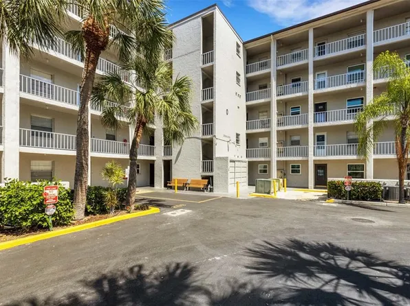 3118 Lake Bayshore Dr #O-216, Bradenton, FL 34205