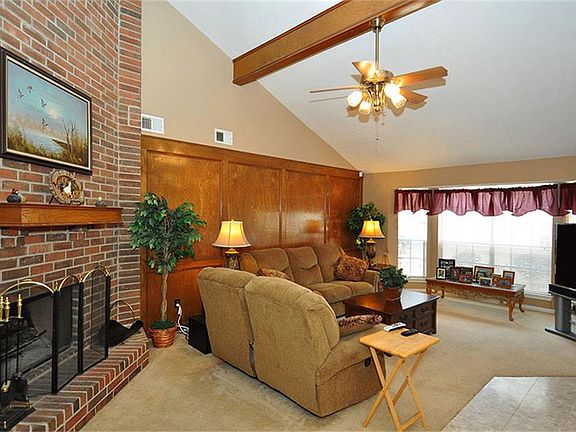 4th image of 8426 Pines Place Dr