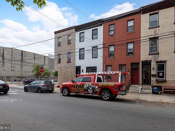 3rd image of 2180 E Cumberland St