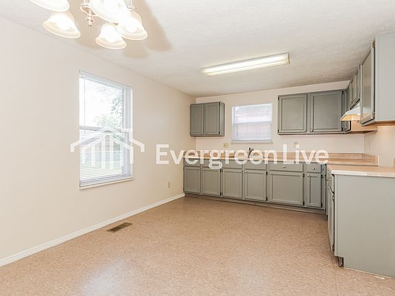 5th image of 8440 Pinegate Way