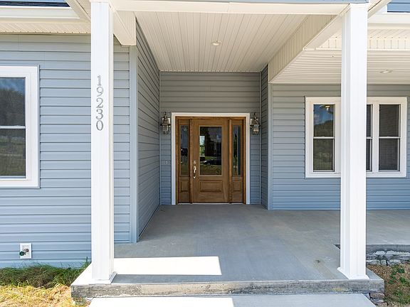3rd image of 19230 Trotters Ln
