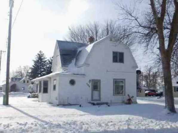 105 McKinley Ave W, Ulen, MN 56585