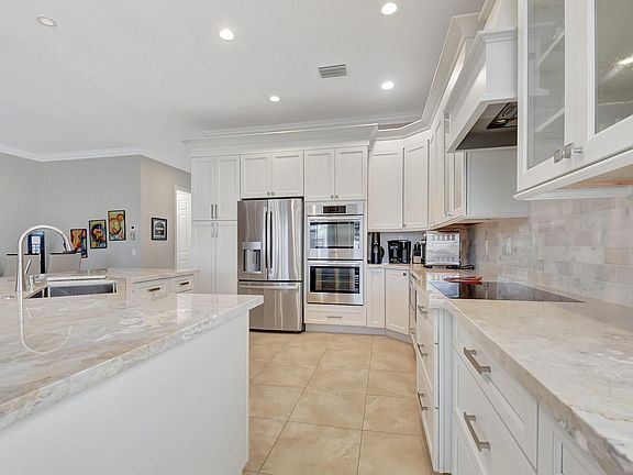 4th image of 8206 Azure Coast Boulevard