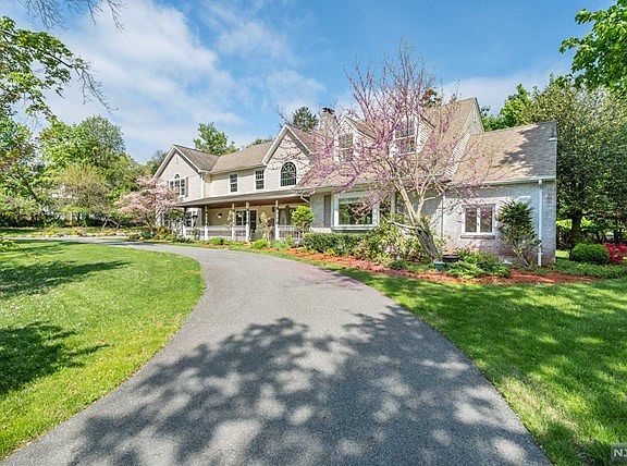 2nd image of 703 Birchwood Dr