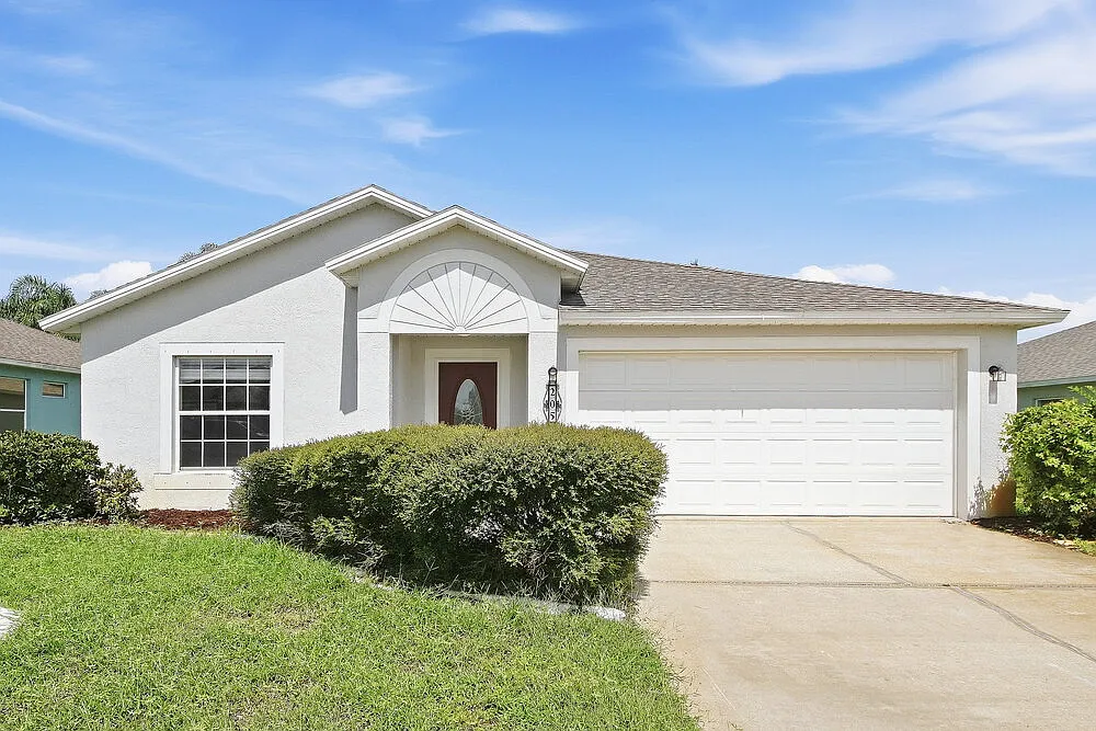 4 bed, 2.0 bath, 2062 sqft, $2,455 — Photo 1