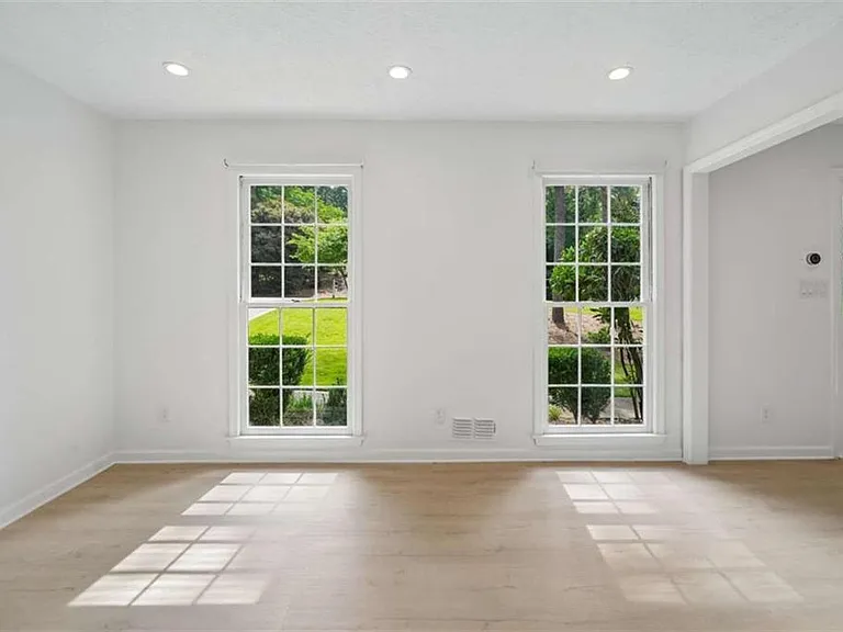5132 Willow Point Pkwy — Photo 11