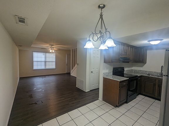 5th image of 2437 N Brophy Ave #2