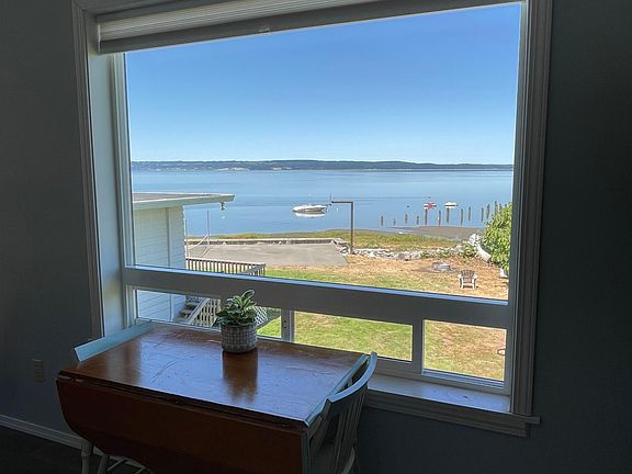 3rd image of 19514 Soundview Dr NW