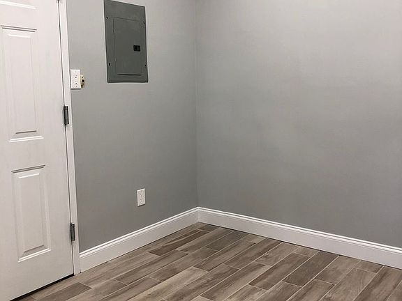5th image of 2405 31st St APT 3