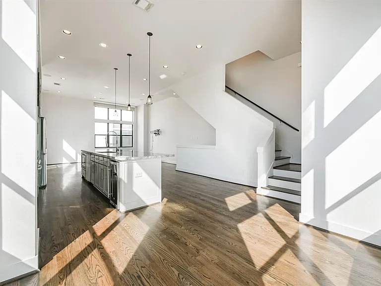 2824 Clay St — Photo 22